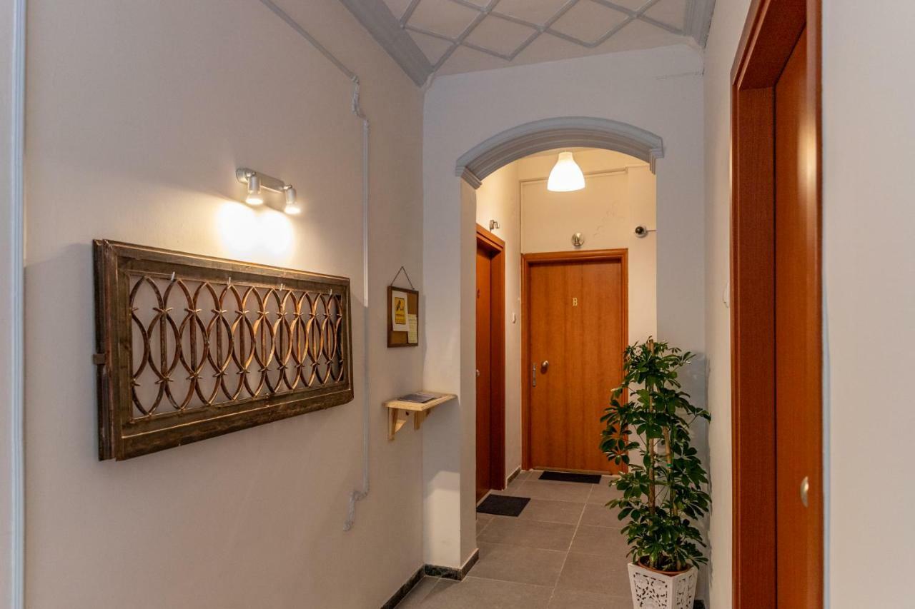 Ports Crossroad D Apartment Piraeus Exterior photo